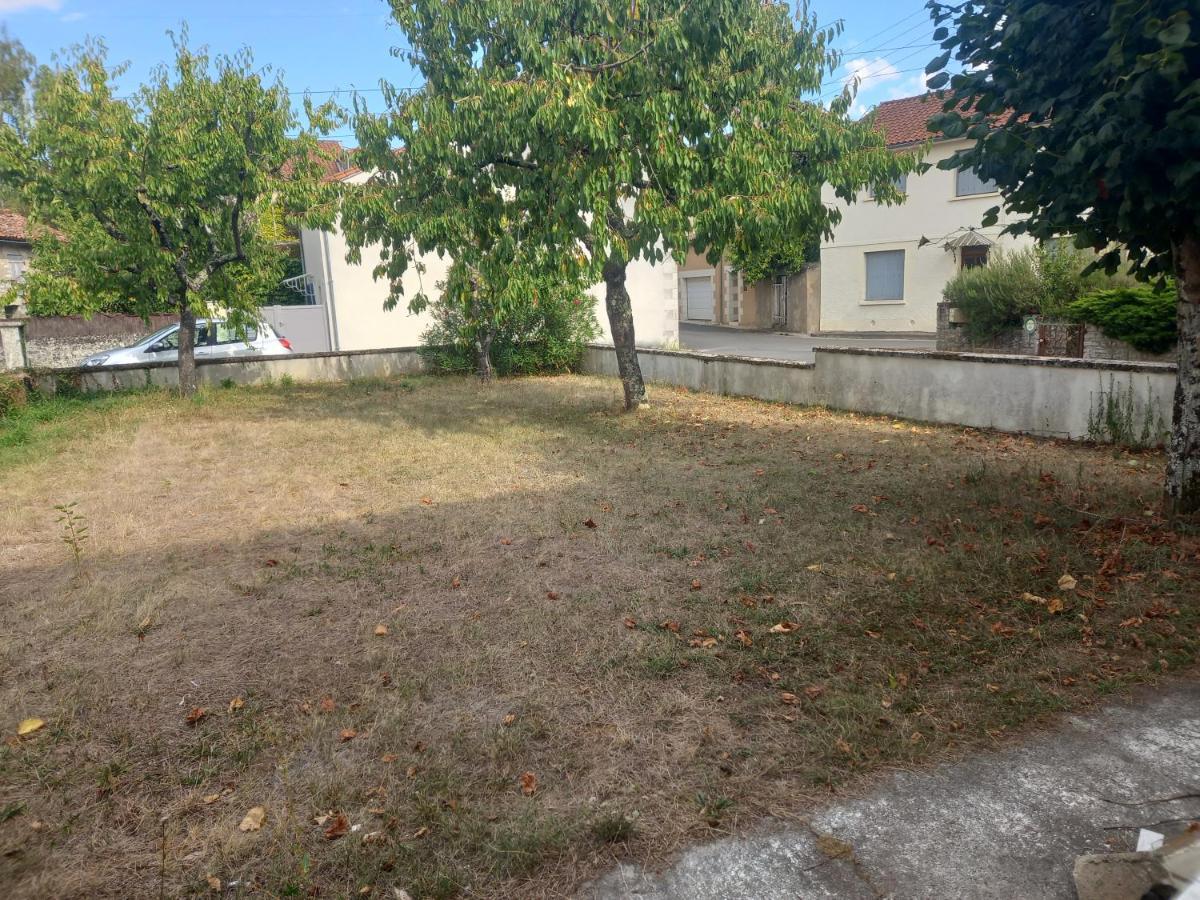 Mon Petit Studio Apartment Montmorillon Luaran gambar